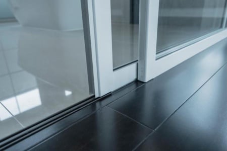 Fen&ecirc;tre coulissante : quel gain de place pr&egrave;s de Lun&eacute;ville ?